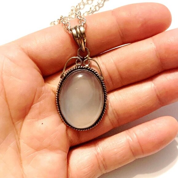 Cloudy Quartz Charm Necklace – Clarity & Spiritual Protection - Picture 4 of 6